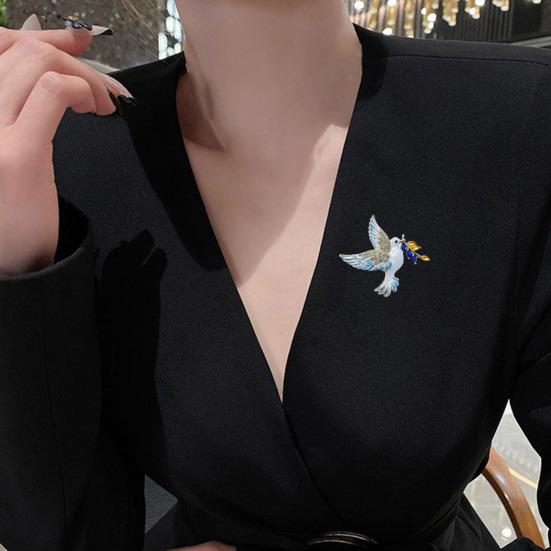 Women Brooch Bird Wing Pigeon Shape Suit Pin Sparkling Rhinestones Inlaid Retro Style Peace Symbol Brooch Woolen Coats Accessory
