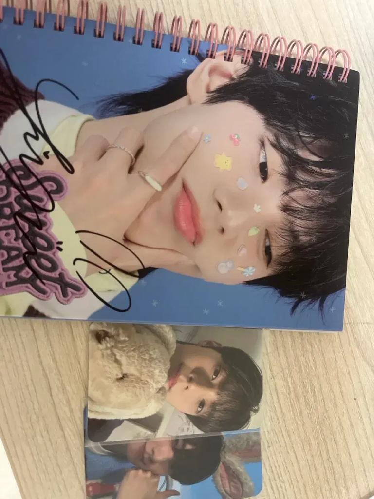 Album signed by Choi Lipwoo + bonus items