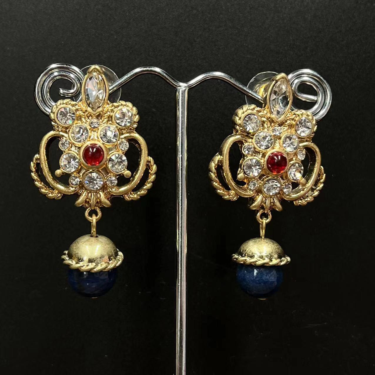 

Винтажные западные легкие роскошные ретро серьги-клипсы с драгоценными камнями и бриллиантами в придворном стиле