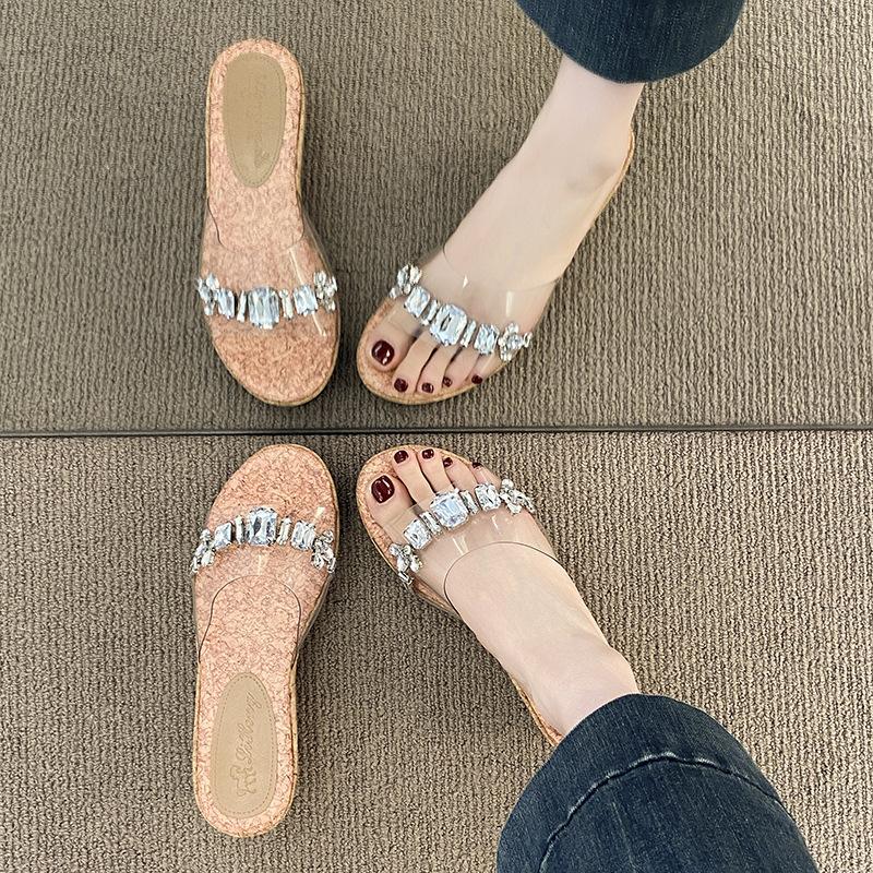 Beautiful version of one-word transparent slope heel cool slippers women's 2025 new summer platform slippers wearing beach shoes
