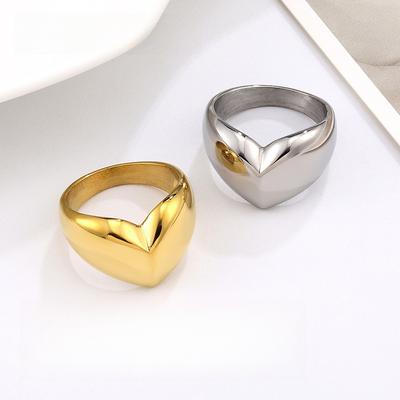Titanium Steel Vacuum Plating Exaggerated Love Ring Geometric Glossy Crown Ring Women's High-end Light Luxury Jewelry
