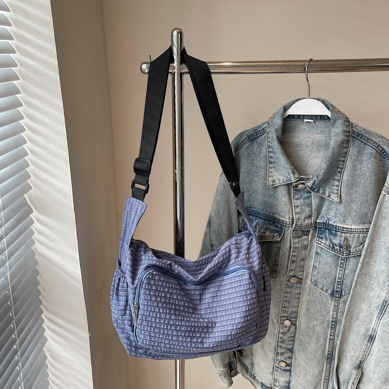 2025 New Japanese Lightweight Plaid Bag Casual Versatile Messenger Bag Women Commuting Out Shoulder Tote Bag