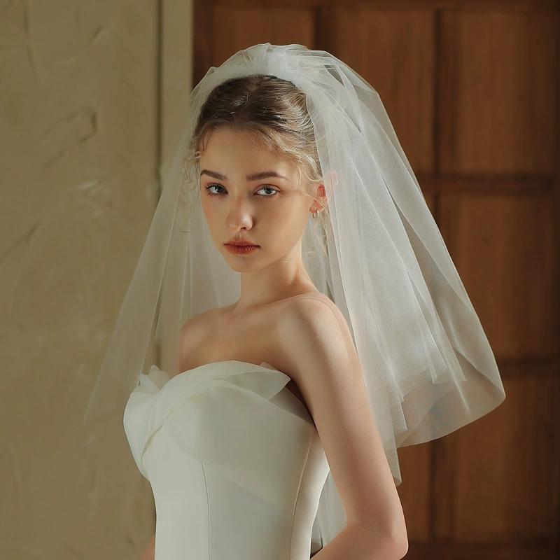 Elegant Double Layer Bridal Veil with Comb - Long Flowing Wedding Accessory for Brides and Bridesmaids, Polyester Tulle, Romantic and Simple Design