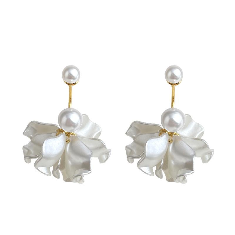 Female Fresh and Sweet Three-dimensional Flower Earrings