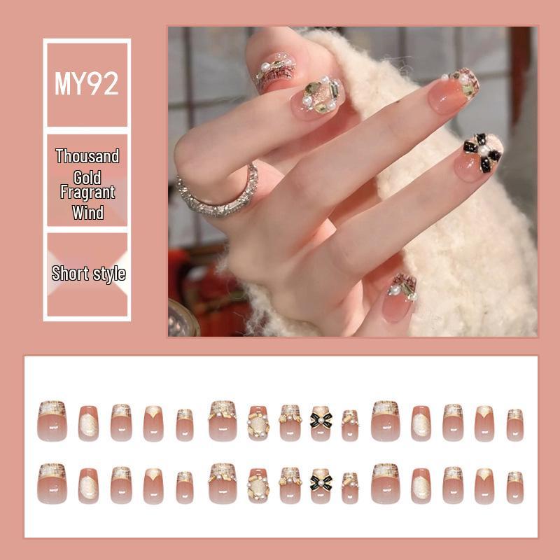 Chasing Light Cat's Eye Crystal Nails: Handmade, Detachable, Flash Diamond Design for Trendy, Stylish Looks.