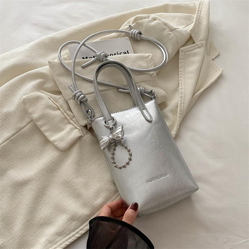 

Stylish Summer Handbag For Women With Unique Design And Casual Sling Style For Daily Use Without Pendant срібний