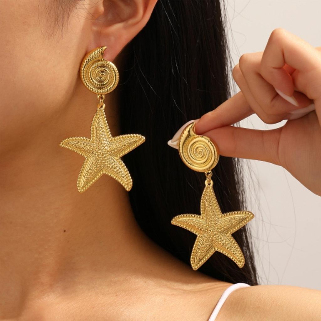Gold earrings, European and American jewelry, creative design sense, starfish earrings, high-end sense holiday wind earrings, women