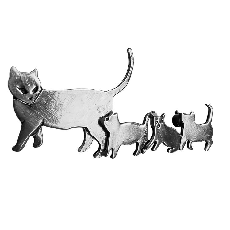 

Lovely Pet Inspired Brooch Adorable Silver Or Gold Cats Family Lapel Accessories for Coats Blouses And Handbags серебряный