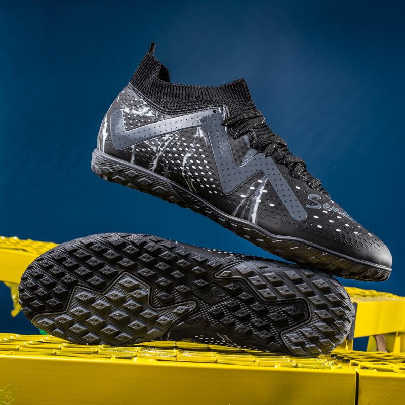 Soccer Shoes Men's World Cup Artificial Turf Game Sneakers Women's Student Training Shredded Nails Soccer Shoes