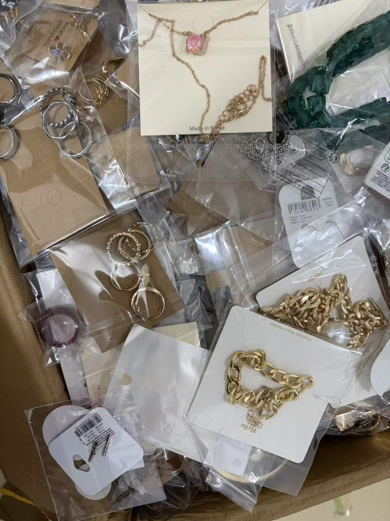 Bulk Assorted Women Jewelry 80-120Pcs Per Kg Mixed Earring Necklace Bracelet Ring