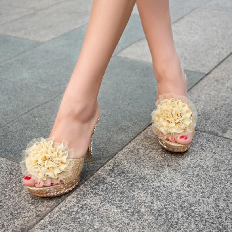 Fashion High-Heeled Shoes Lady Glitter Slides Square Heel Slippers Women Summer Fashion Low Peep Toe Flower Pantofle Jelly Block Luxury