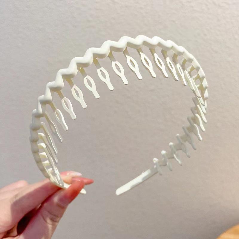 Bandeau Antidérapant Style Coréen Couleur Bonbon avec Dents - Respectueux des Cheveux, Pince à Cheveux Ondulée Sans Pincer pour les Cheveux Rebelles.