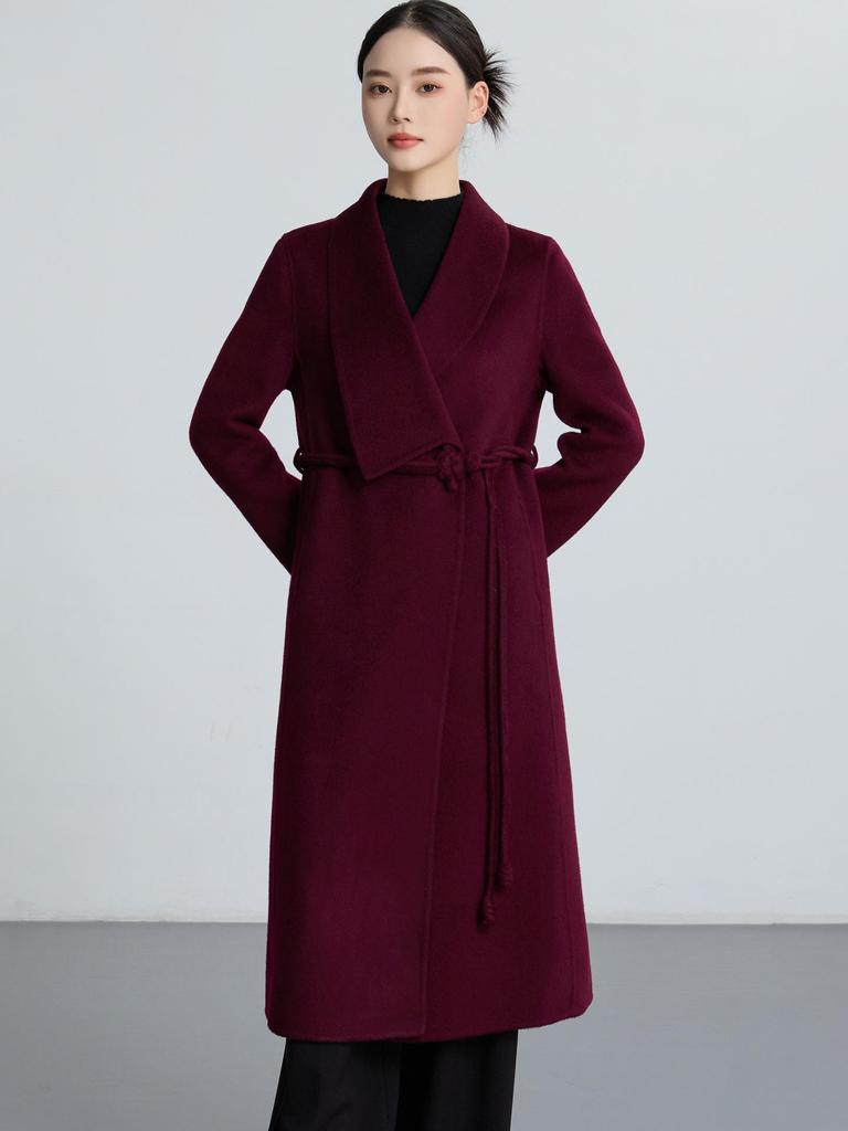 Eleganter doppelseitiger Kaschmantel für Frauen mittleren Alters - Herbst/Winter 2025 Kollektion.