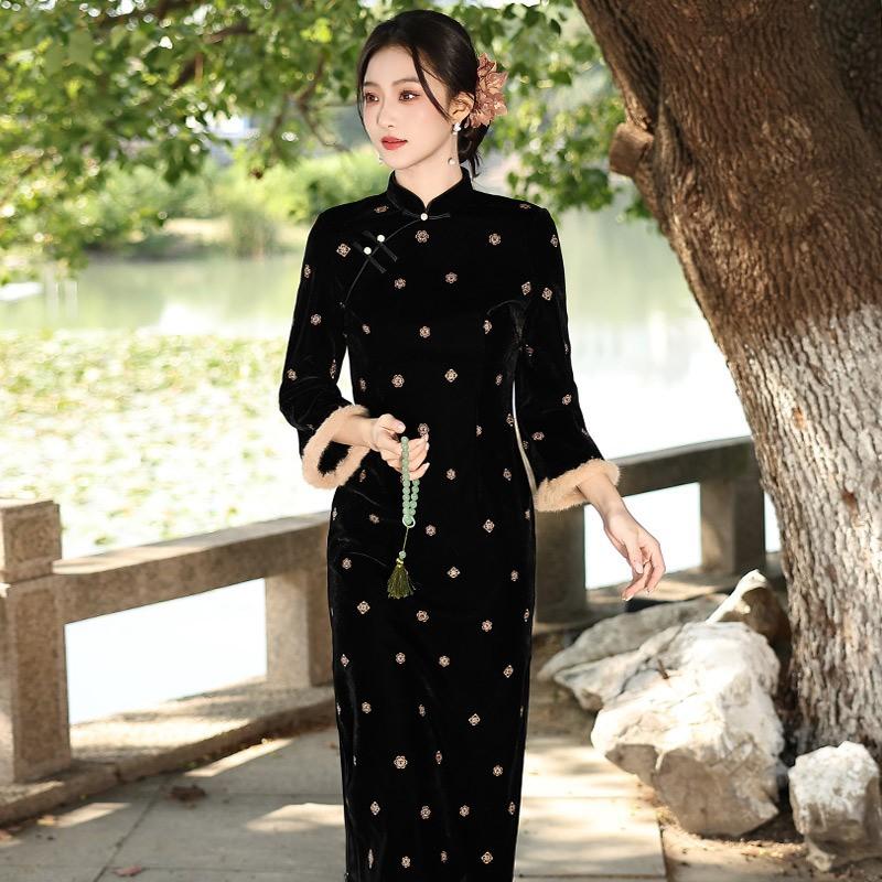 Black Velvet Long Sleeve Cheongsam Dress Winter Warm Thickened Retro Style Women Daily Wear