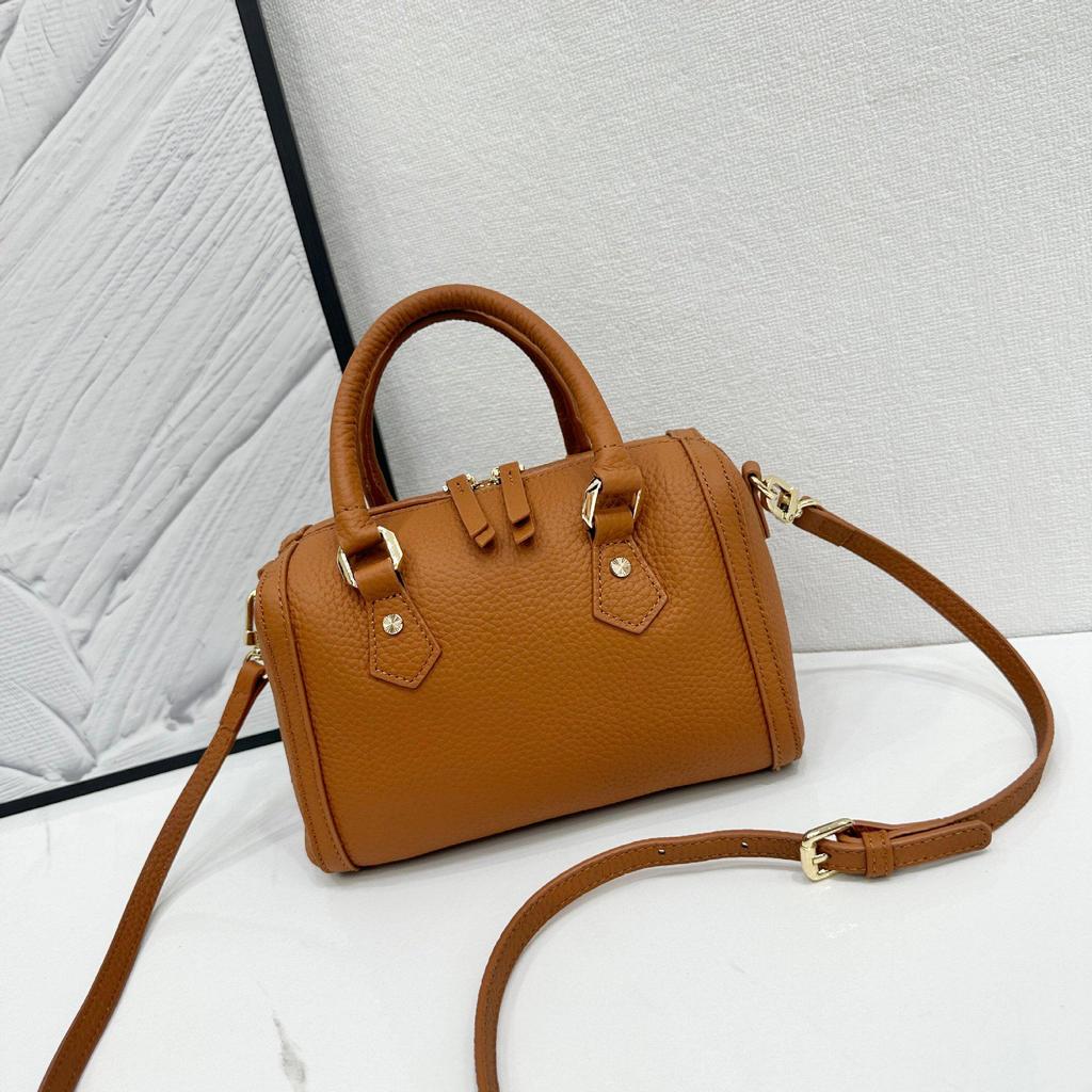 Autumn & Winter Luxury Leather Crossbody Bags: Stylish, Versatile, and High-End Shoulder Handbags for Women.