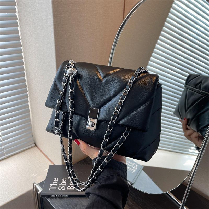 Fashion Rhombus Chain Commuter Bag Women's New Fashion Textured Armpit Bag Single Shoulder Crossbody Small Square Bag