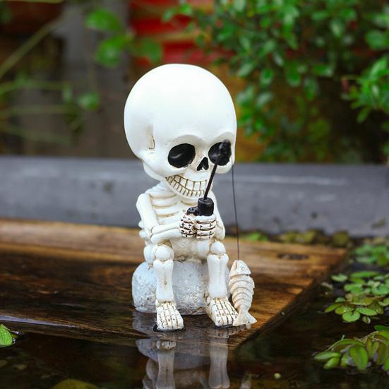Shaking Head Fishing Skull Resin Mini Skeleton Fisher Sculpture Halloween Gothic Decor Garden Pond Fountain Decor