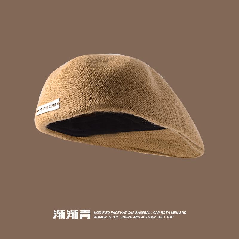 Beret women's new autumn and winter models show a small face and wear a forward hat with a big head circumference black hat.