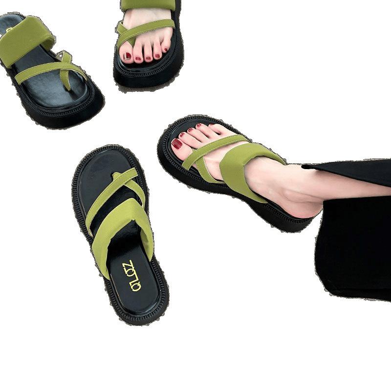Thick-bottomed beach cool slippers women's 2025 summer new non-slip fashion flip-flops small height-increasing slippers