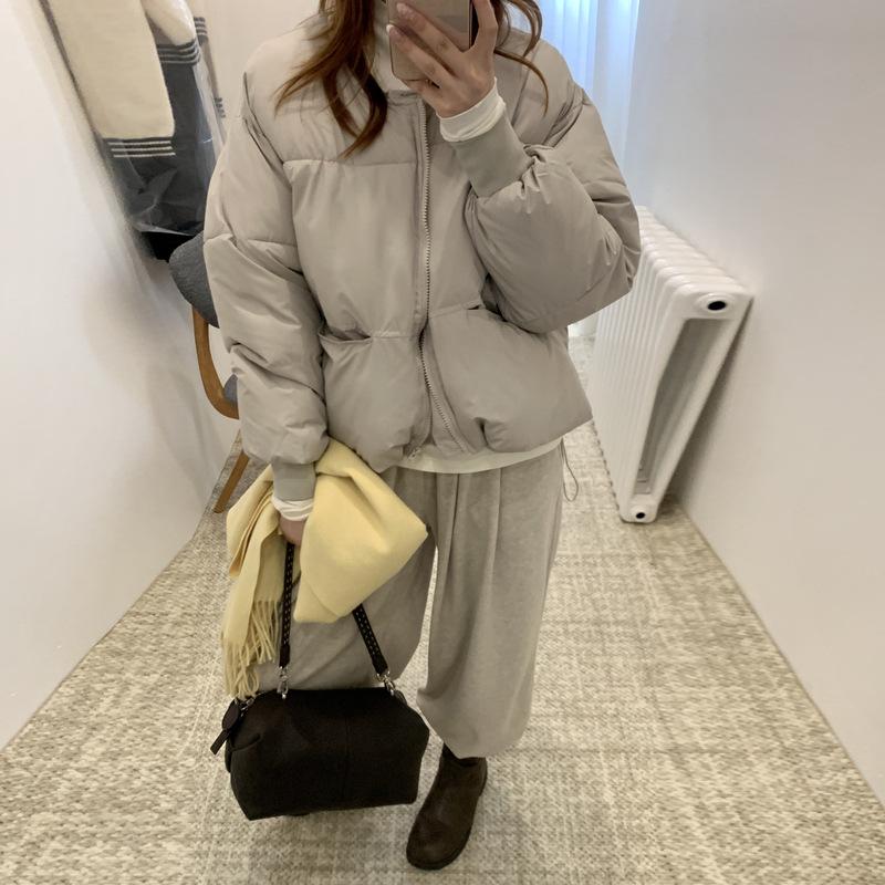 

Посмотрите на пуховую одежду с хлопковой подкладкой Женская короткая зимняя новая популярная маленькая теплая одежда-хлеб хлопковая куртка XL