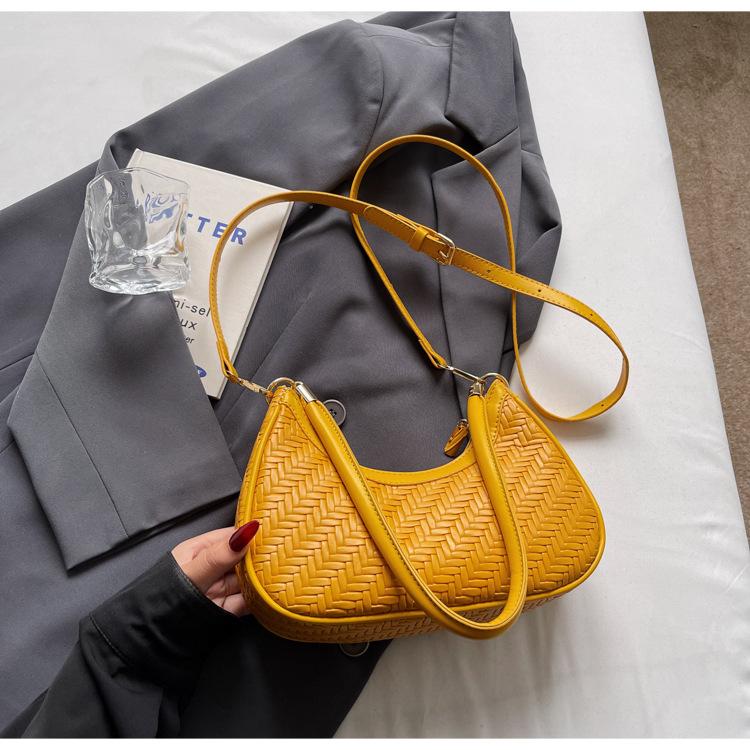 

Niche design simple woven shoulder underarm bag women s 2025 summer new versatile messenger dumpling bag