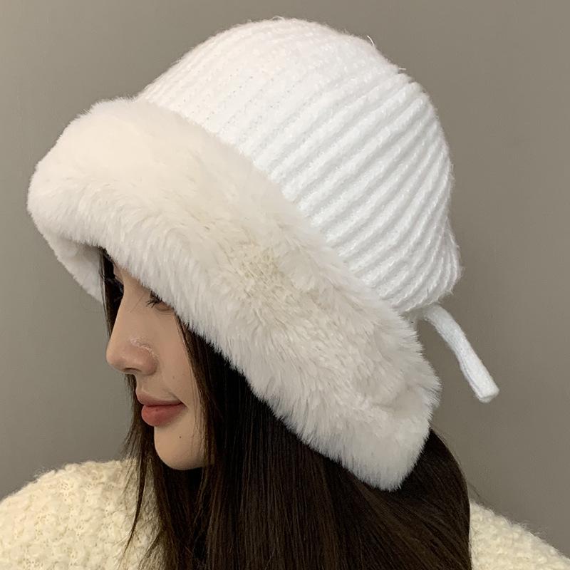 

Маленькая вязаная шапка с бантом для путешествий на открытом воздухе, зимняя теплая шапка, корейская версия, плюшевая шапка белый