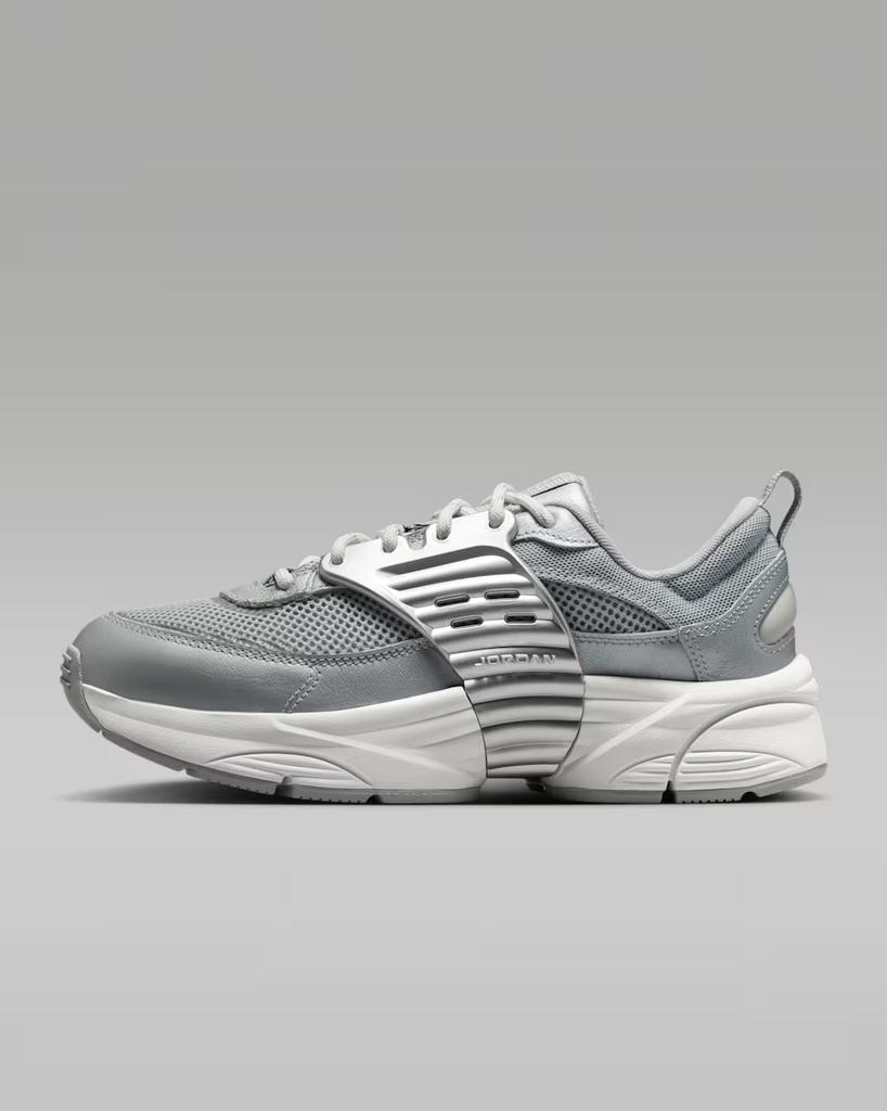 IR1839-100 Nike Jordan Trunner O/S Swan/Wolf Grey/Reflect Silver/Summit (Women's