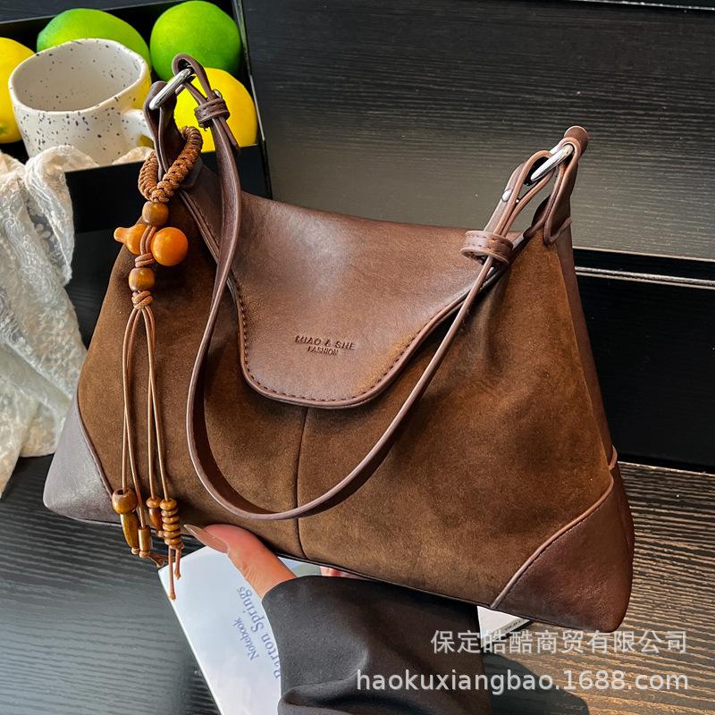 Frosted Retro Bag Women's Large Capacity 2025 New Autumn and Winter Niche Design Single Shoulder Messenger Bag Commuter Dumpling Bag
