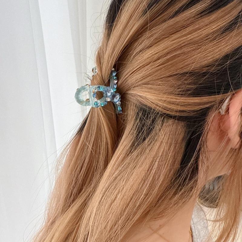 Korean Luxury Mini Crystal Flower Hair Clip for Women, High-Quality and Exquisite Hairpin