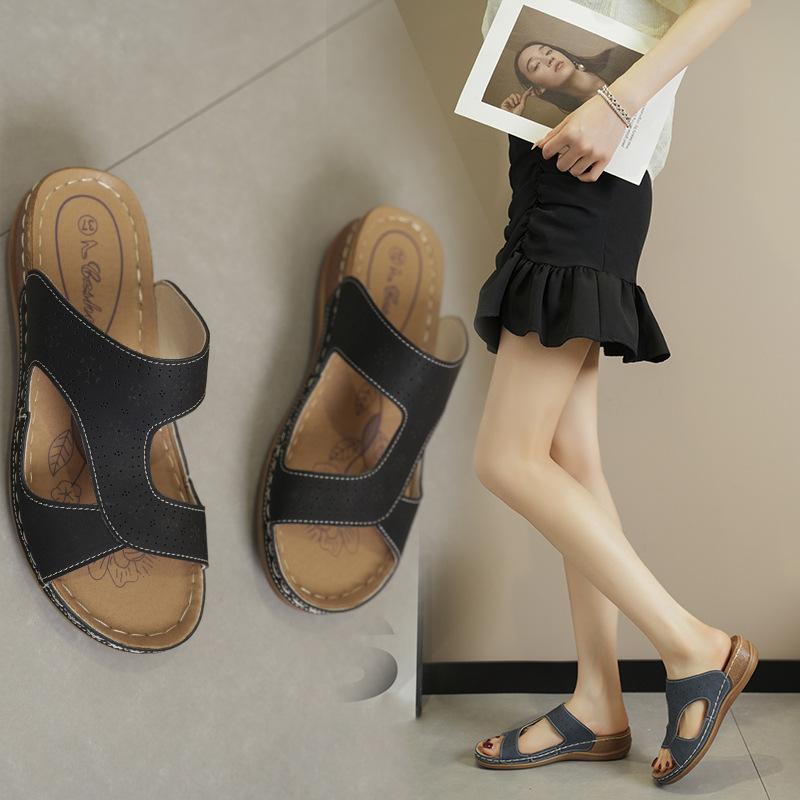 

Большой размер 2025 новые повседневные с круглым носком на крестообразных ремешках с полым толстым дном женские шлепанцы на танкетке женщины 36 чёрный