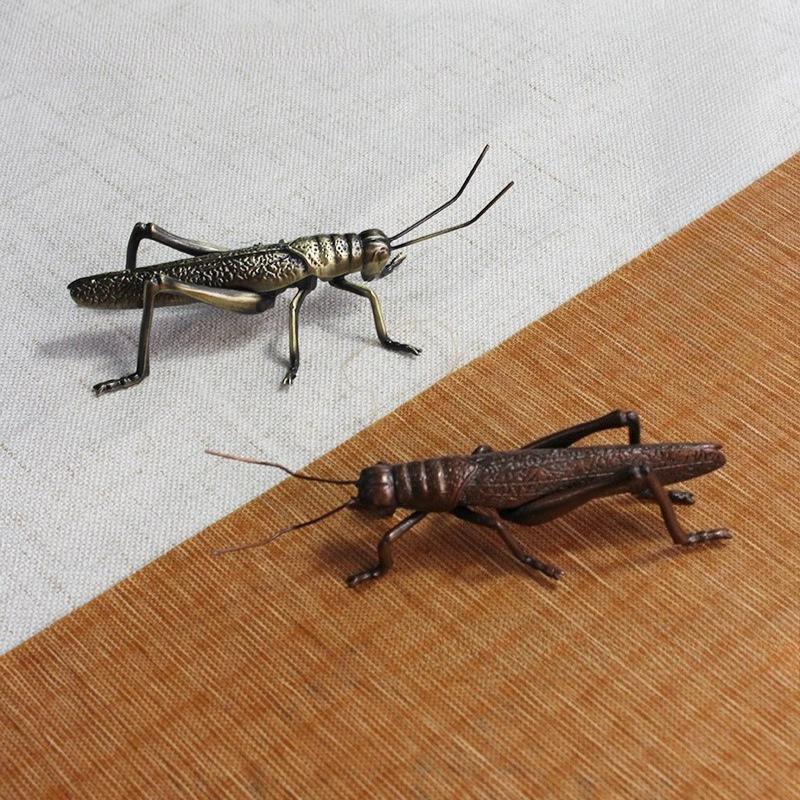 Creative New Animal Insect Decor Bronze Grasshopper Teapot Lid Holder Alloy Kung Fu Tea Pet Home Garden Decoration 3D Ornament
