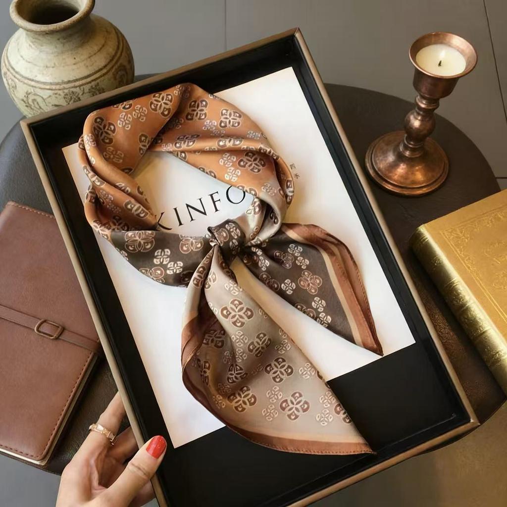 Retro Cashew Pattern Silk Square Scarf (70x70) - Versatile Long Ribbon for Neck
