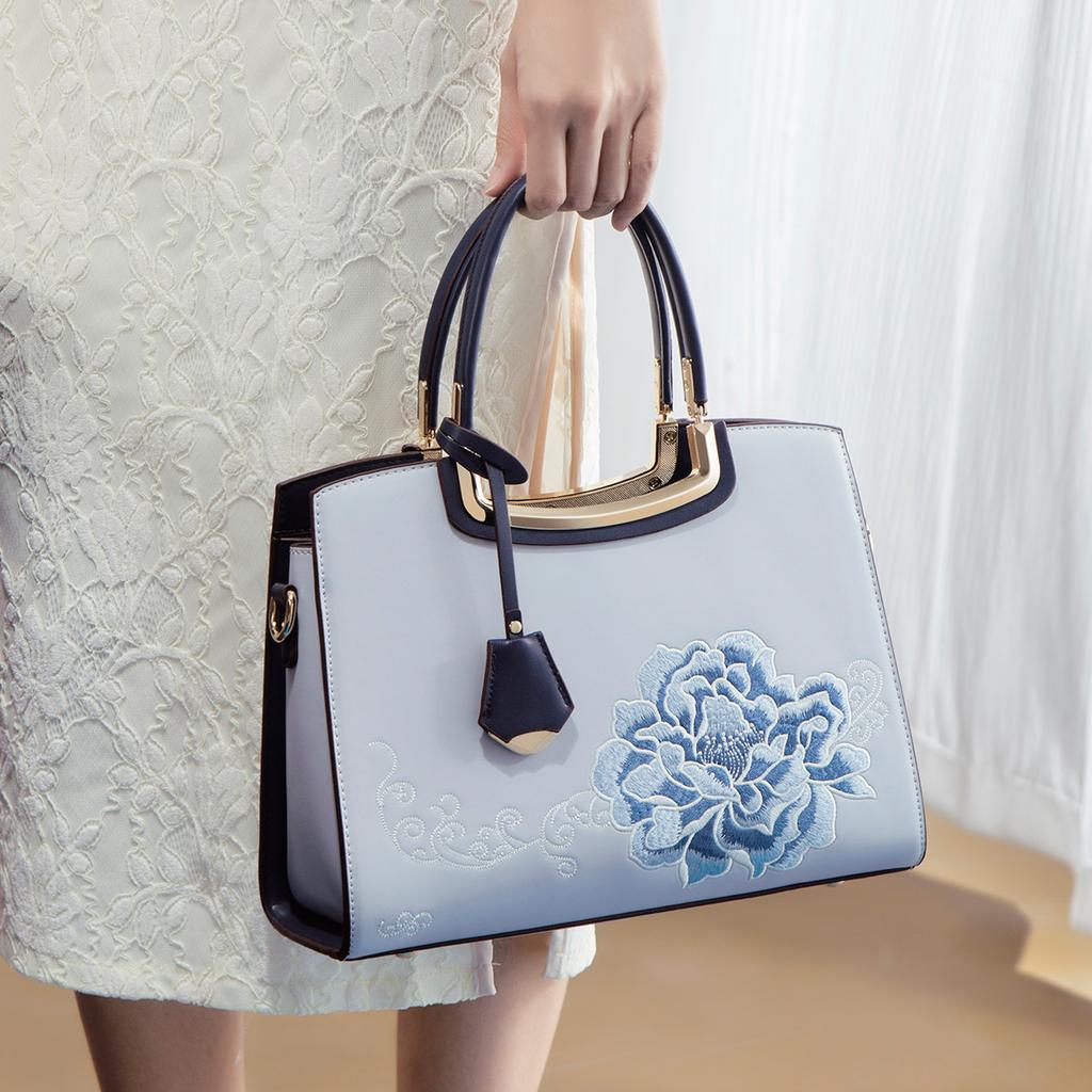 Mother'S Day Gift Embroidery New Chinese-Style Large-Capacity Portable Lady'S Mother Bag Atmospheric High-End Messenger Women'S Bag