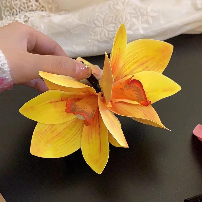 Neue Blumen Haarspangen für Damen Mode Leichter Luxus Seitenclips Französisch Elegant Temperament Kopfaccessoires