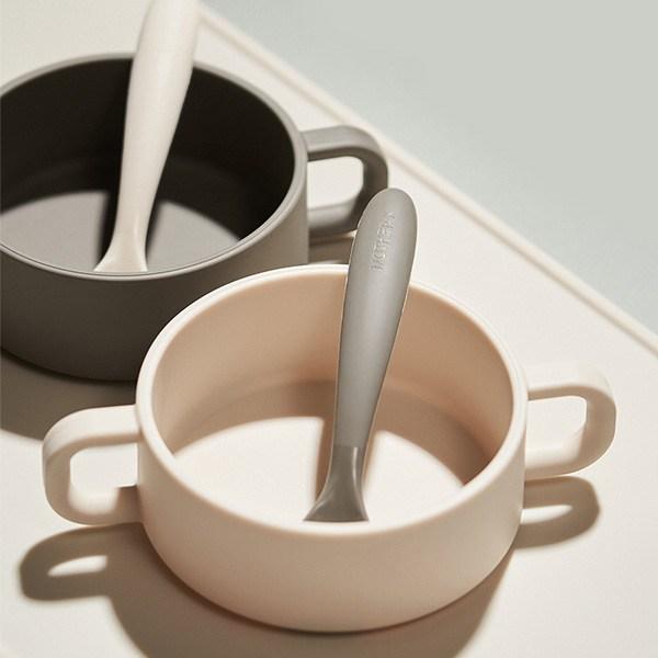 Mother K Silicone Both Hands Iyu Ball Air, Ivory, 2 Pieces, Popular Korean Parenting Items