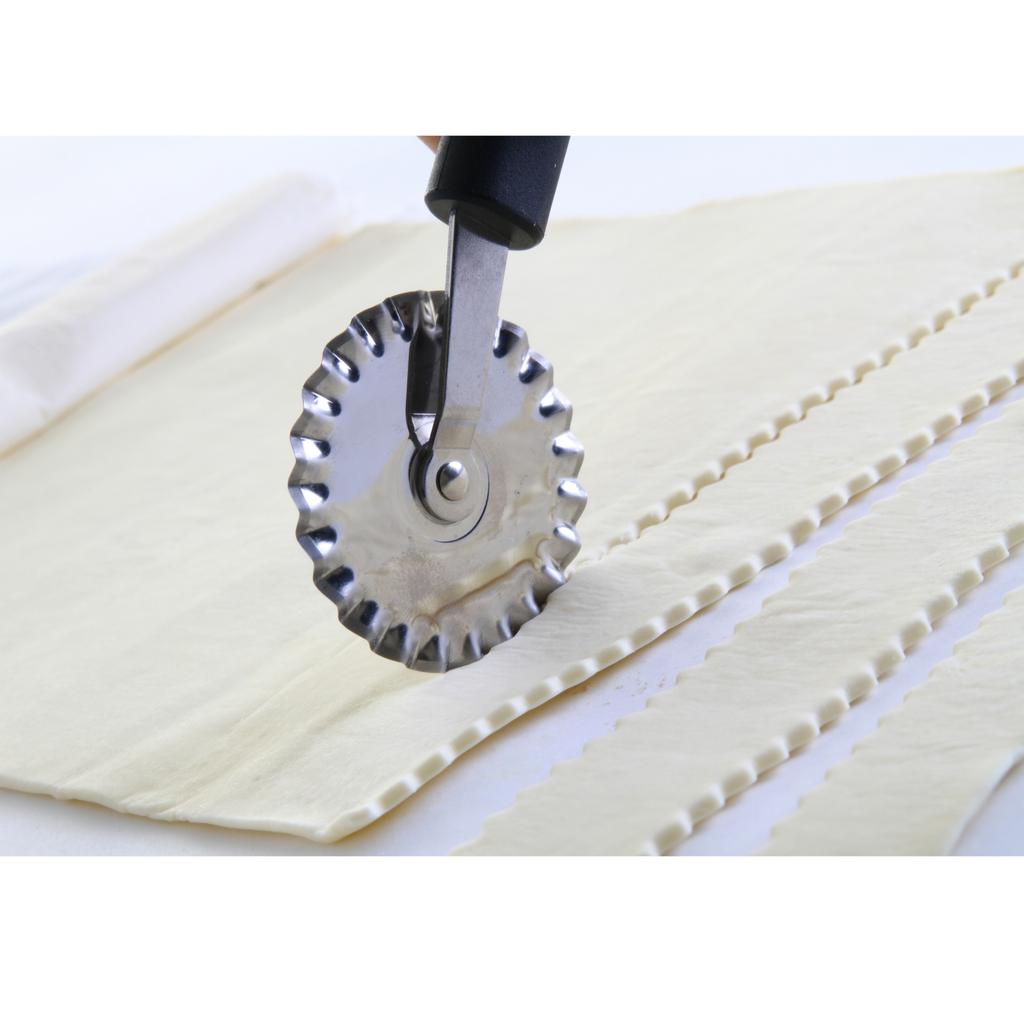 Dough Knife with Stainless Steel Wavy Blade - Hendi 856154