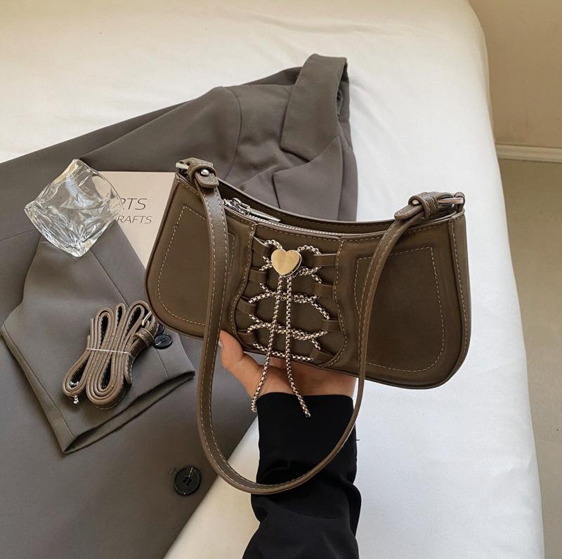 Popular Messenger Bag, Super Fire Shoulder Armpit Bag, Premium Retro Design Locomotive Bag