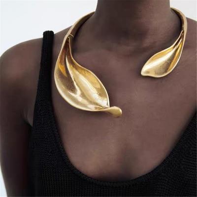 Tooxika Summer New Niche Personalised Gold Leafy Flower Collar Exaggerated Funky High Feeling Open Necklace