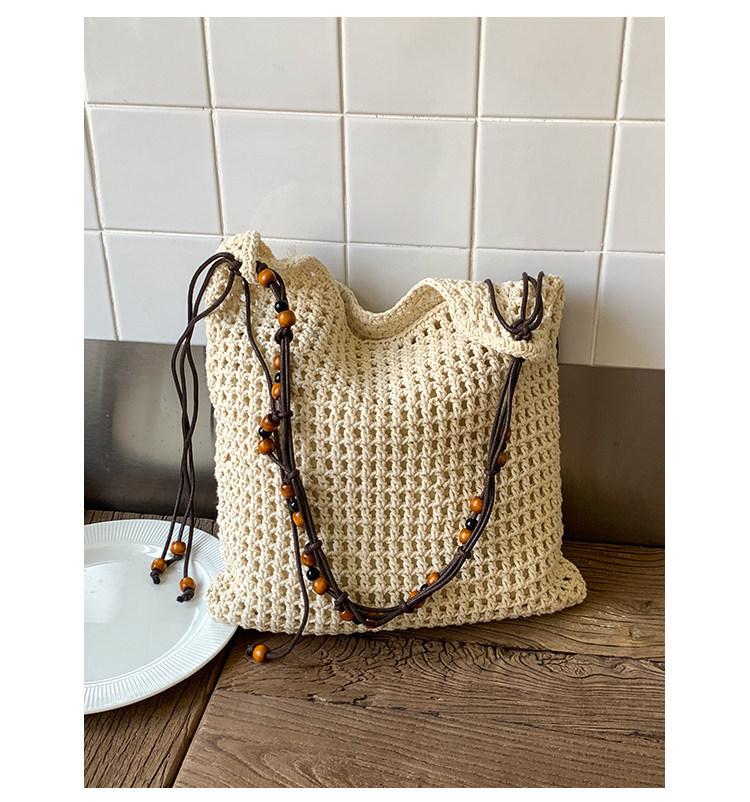 Woven Shoulder Bag With Magnetic Closure For Casual Travel And Beach Vacation