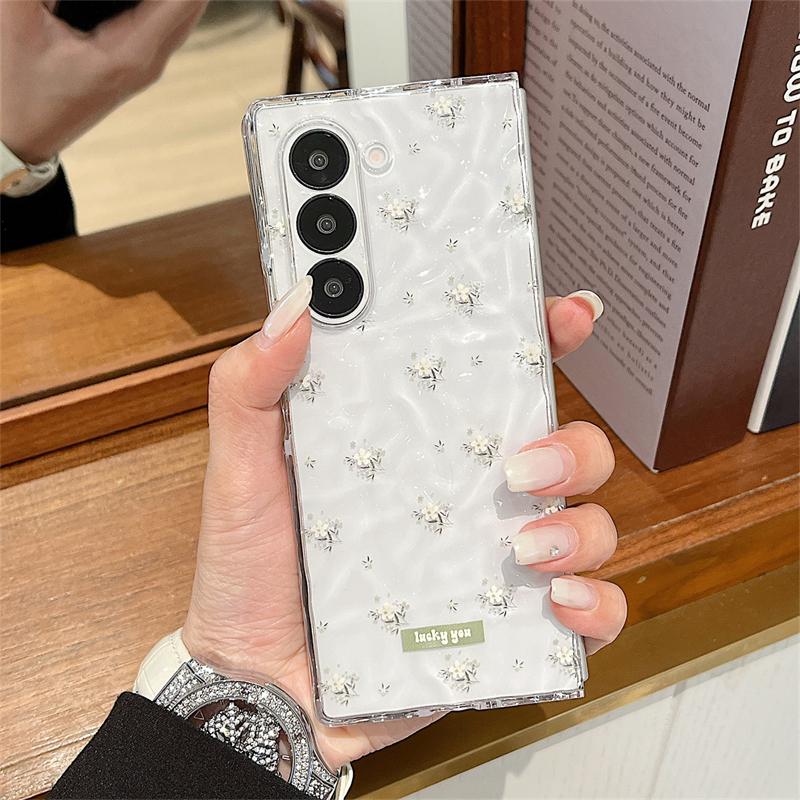 

Ins Flower Water Ripple Wrist Chain Case for Samsung Galaxy Z Fold 7 6 Transparent Pearl Bracelet Cover for Samsung fold7 ZFold Galaxy Z Fold7