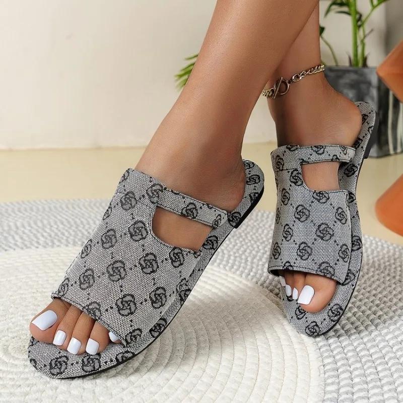 2024 Sommer Damen Hausschuhe Einfarbig Damen Sandalen Flache Sohle Rutschfest Mode Hausschuhe Designer Neue Sandalen