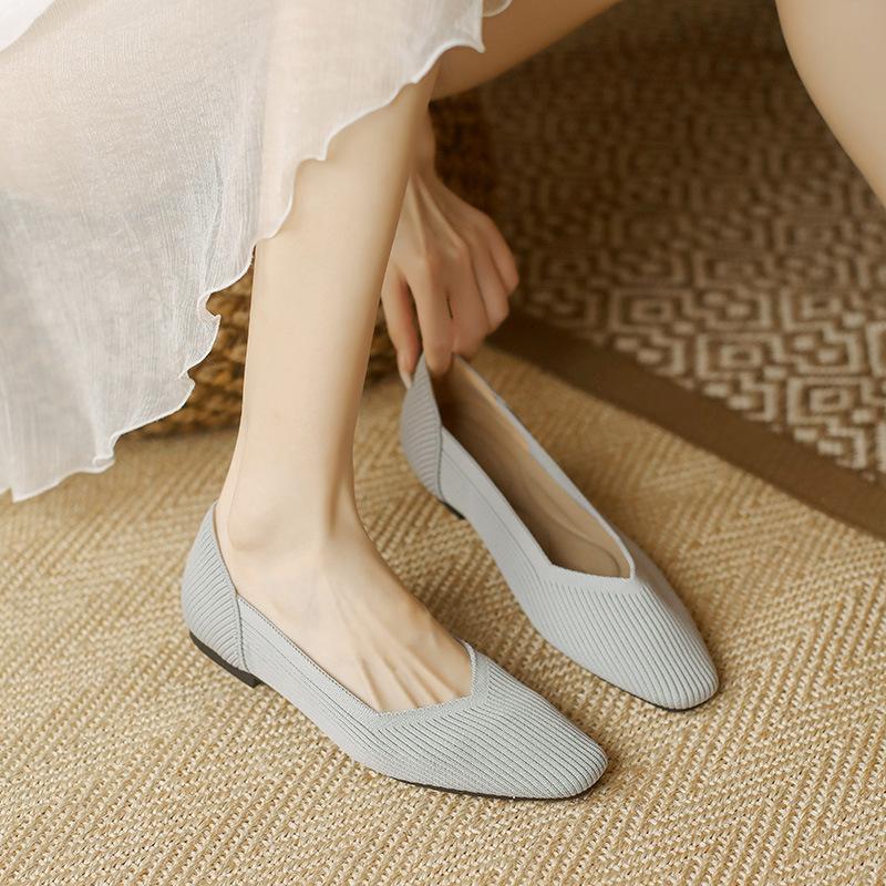 

Single shoes fly-woven woven women s shoes new square head flat shoes light mouth versatile 34 абрикосовий