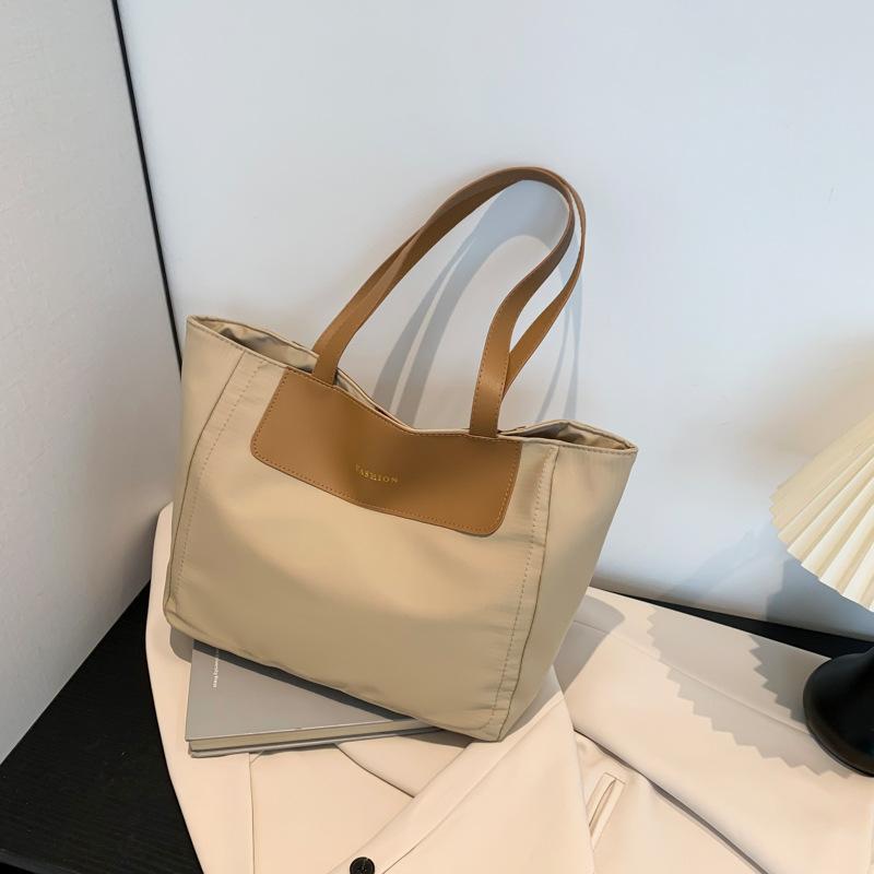 Popular College Students' Personalized Big Bags for Class for Women's New Style Trendy Spring Commuting Large Capacity Tote Bag
