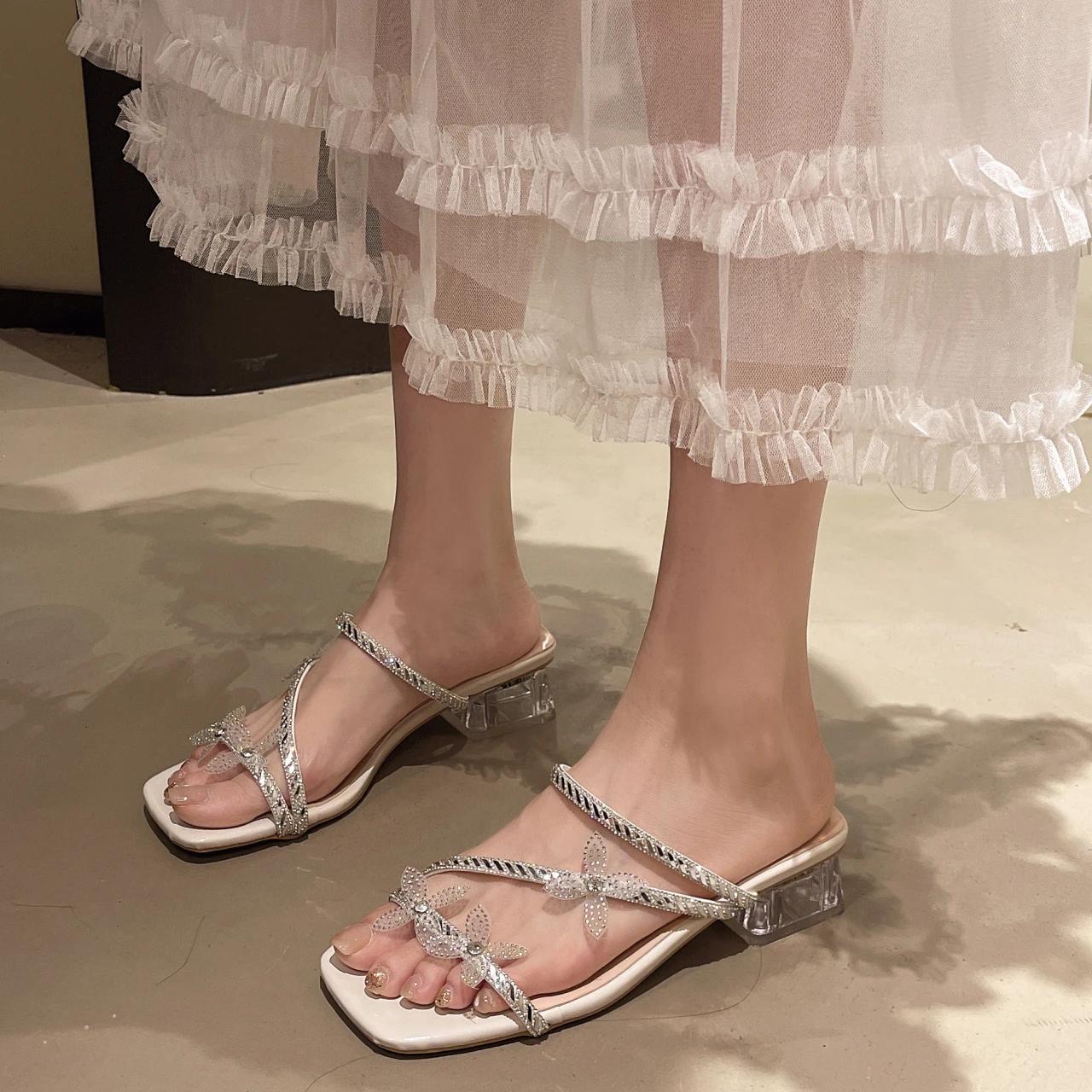 

Fashion Luxury Glitter Butterfly Decoration Slip On Sandals Women 2025 Summer Square Toe Medium Heel Slides Fashion Clear Heel Slippers 35