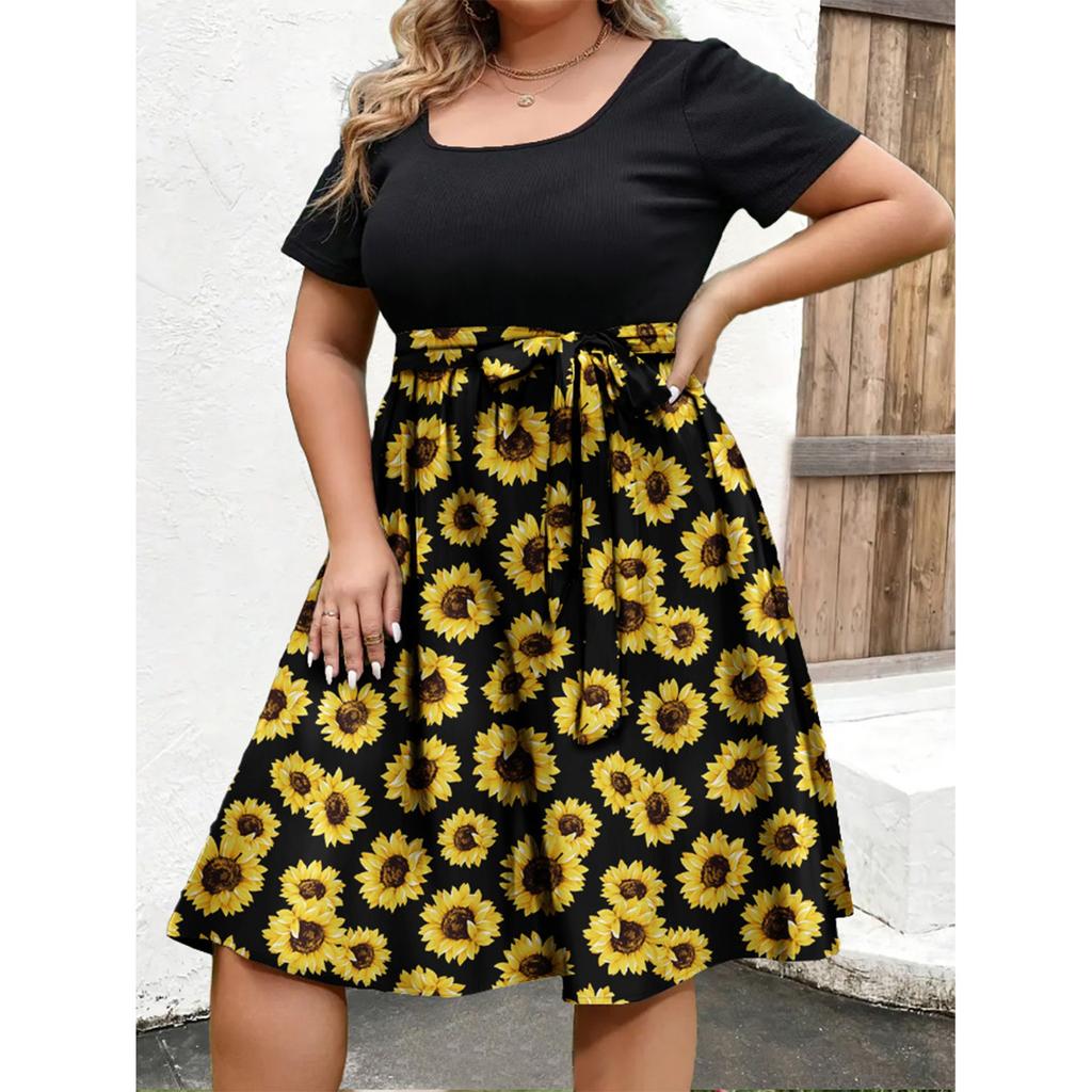 Women's Fashionable And Trendy Round Neck Short Sleeved Waist Print Dress In Plus Size