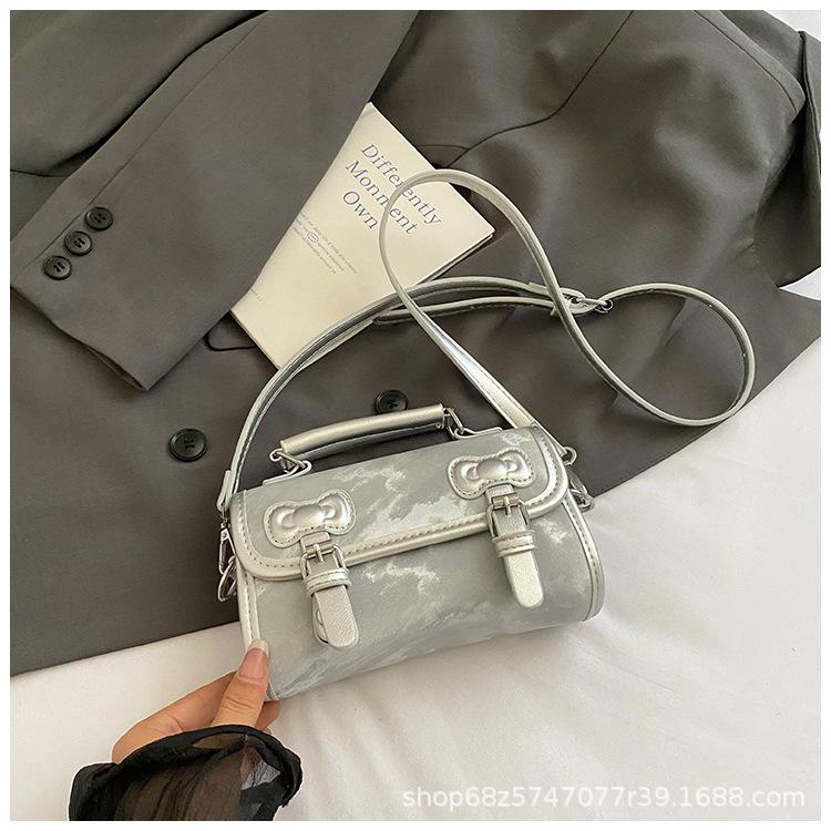 Korean Version of Ins Casual Cambridge Bag Girl 2025 New Niche Foreign Style Versatile Hand-to-hand Pillow Bag Commuter Shoulder Bag