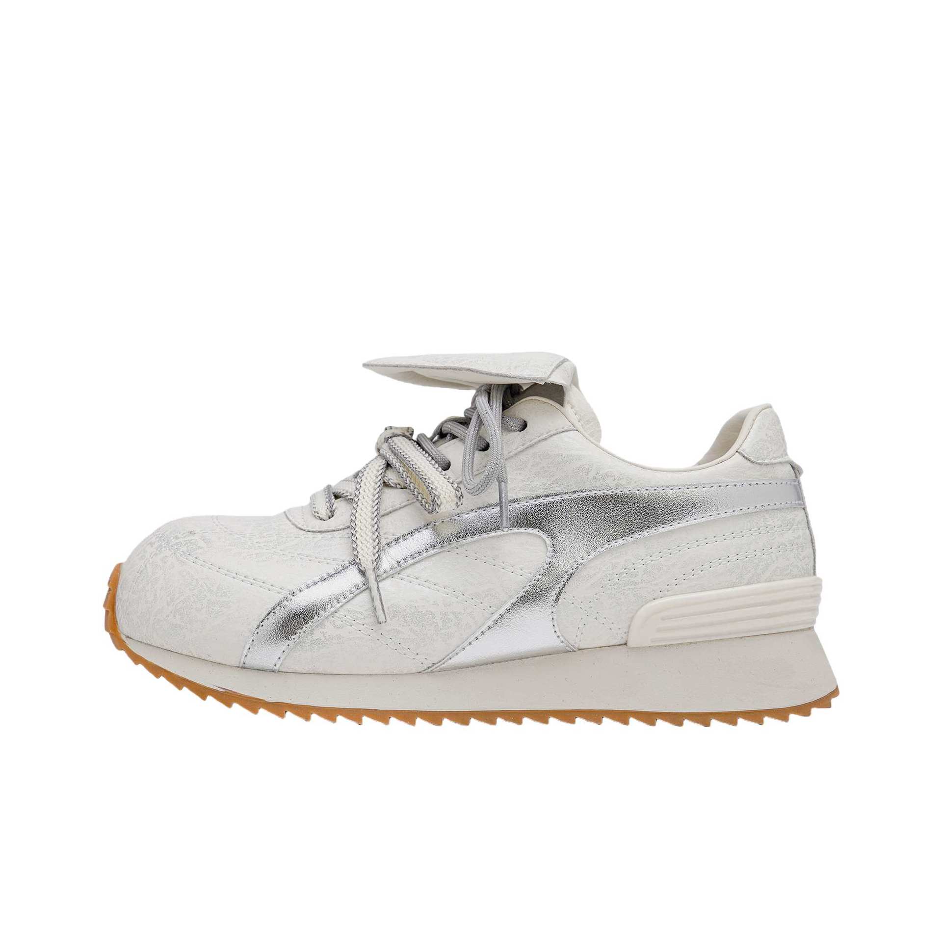 

Thick-soled flip-top German training shoes women s 2025 new fashion versatile height increase display comfortable and lightweight casual sports shoes 40