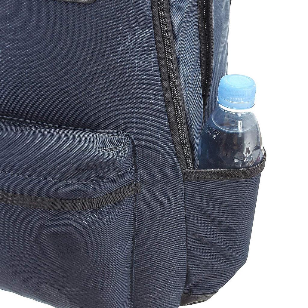 Altmont Original Standard Backpack Functional and comfortable backpack for business Features mesh key pen name and side 25L 606738 [Victorinox] - use.