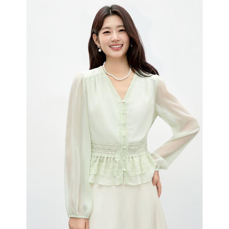 

Элегантная кружевная блузка с v-образным вырезом M