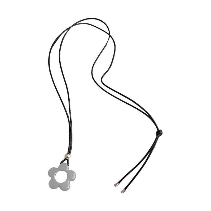 

Elegant Resin Flower Pendant Necklace On Sturdy Cord Jewelry Accessory for Fashionable Women Ladies Casual Wear 1 серебряный